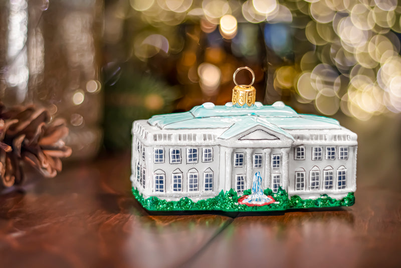  Official 2022 White House Christmas Ornament : Home & Kitchen